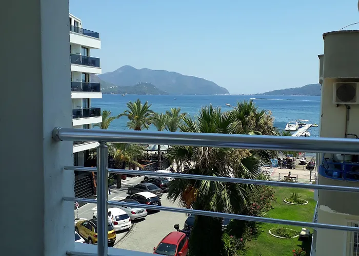 מלון Mert Seaside (adults Only) מרמריס