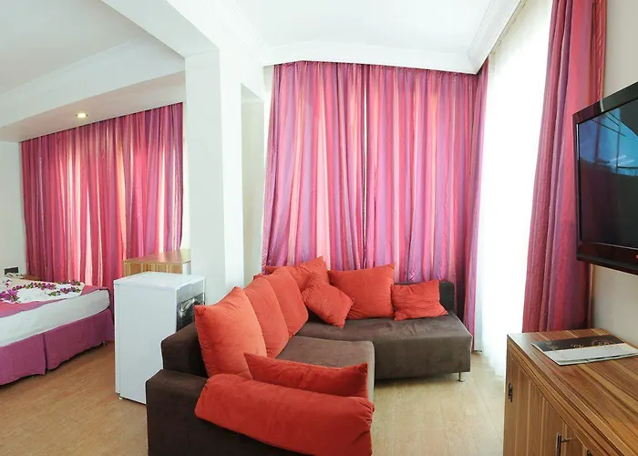 מלון Mert Seaside (adults Only) 4*