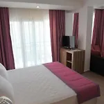 מלון Mert Seaside (adults Only) 4*