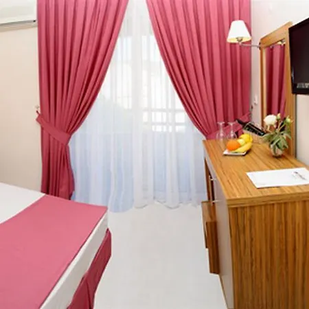 Ξενοδοχείο Mert Seaside (adults Only)